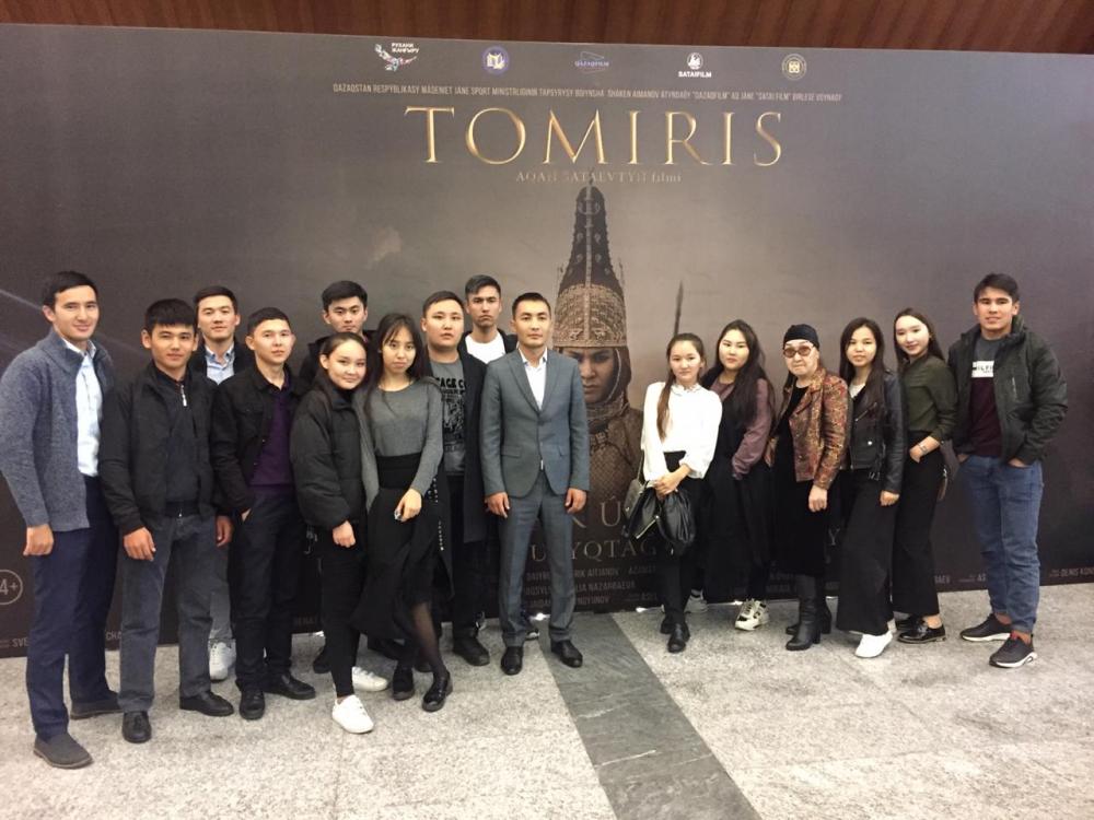 Преподаватели и студенты исторического факультета Евразийского национального университета им.Л. Н. Гумилева посетили премьеру фильма «Томирис»